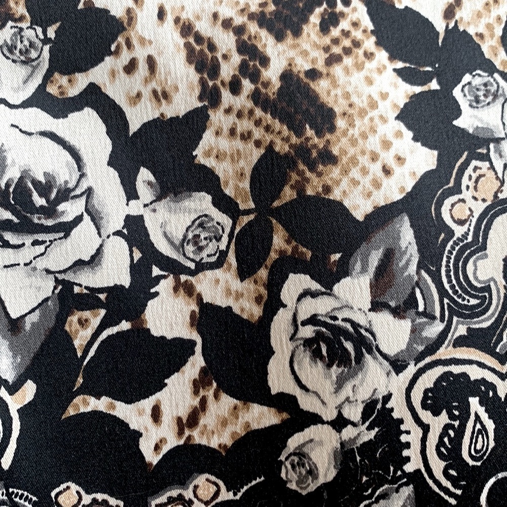 WHITE HOUSE BLACK MARKET WHBM Skirt, black/cream, snake/roses, back zip. 00 - Picture 5 of 17